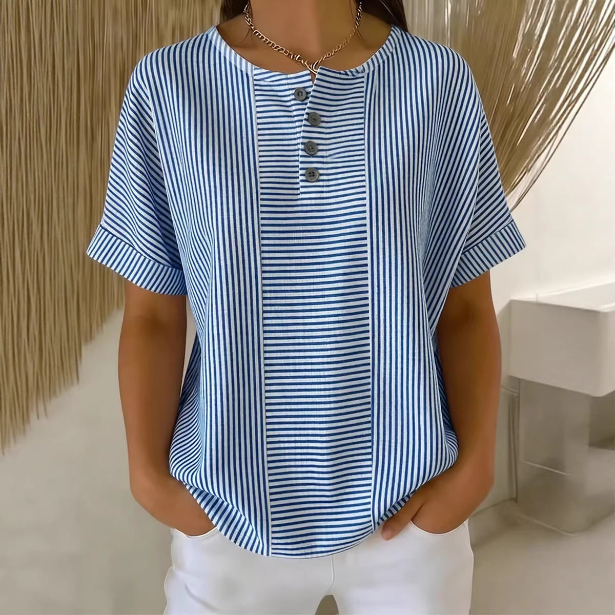 Short-sleeved striped T-shirt