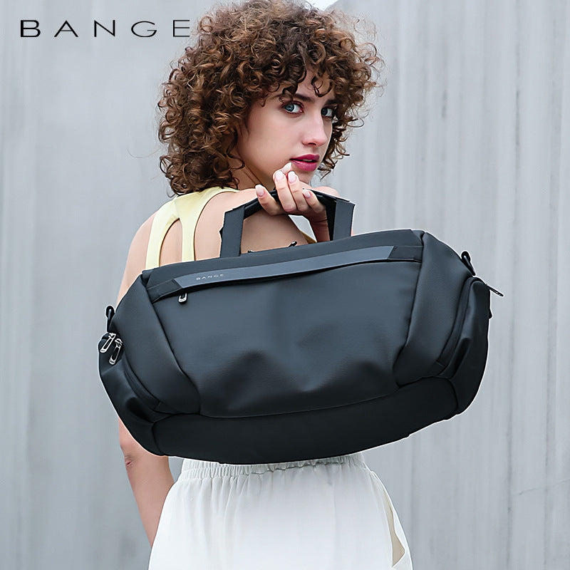Sports and yoga bag with wet/dry compartment