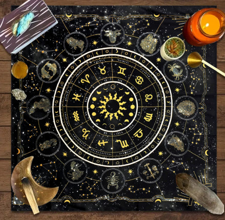Nappe décorative Tarot, jeu de société, mandala, phases de la lune, motif floral et papillon.
