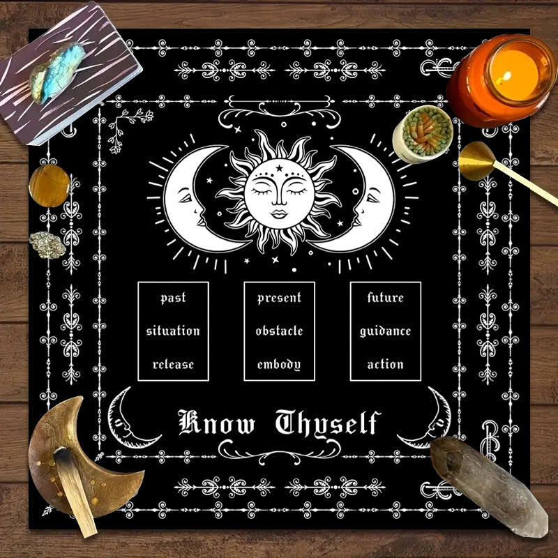Nappe décorative Tarot, jeu de société, mandala, phases de la lune, motif floral et papillon.