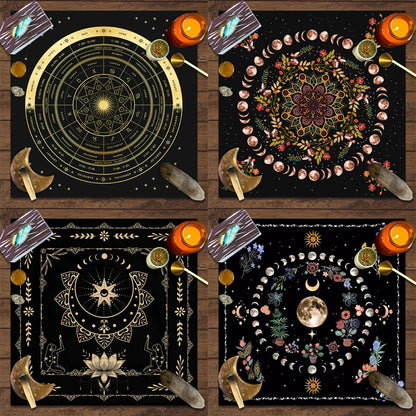 Nappe décorative Tarot, jeu de société, mandala, phases de la lune, motif floral et papillon.