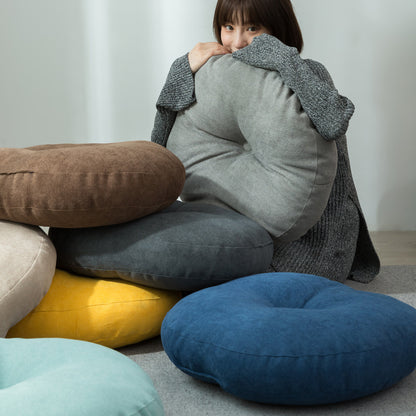 Futon épais pour salon, chambre et méditation, style nordique, avec baie vitrée.