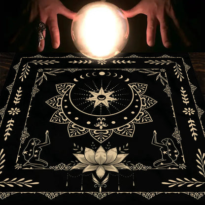 Nappe décorative Tarot, jeu de société, mandala, phases de la lune, motif floral et papillon.